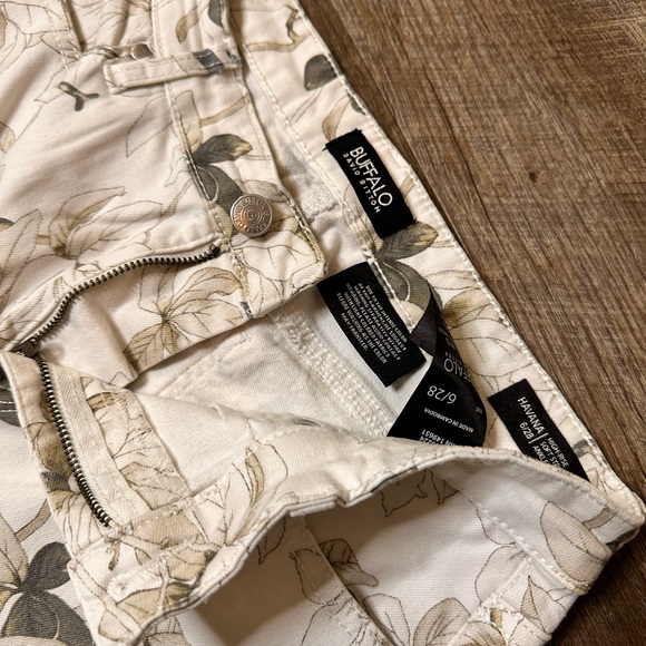 Buffalo David Bitton White Floral High Rise Jeans - Picture 5 of 5